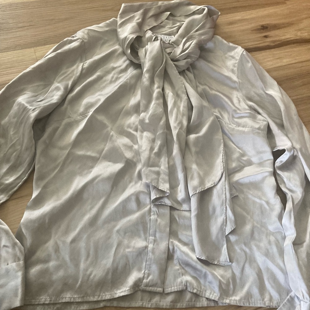 SAKS FIFTH AVENUE FOLIO COLLECTION Silver  SILK SHIRT SCARF COLLAR M Vtg